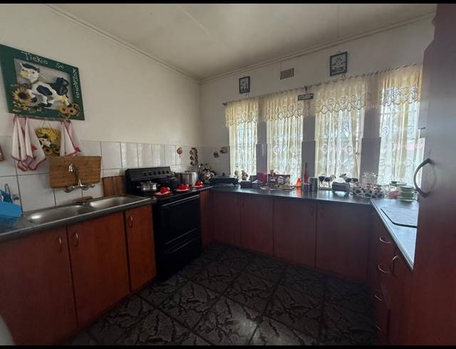 3 BEDROOM HOUSE FOR SALE IN VANDERBIJLPARK CW 4